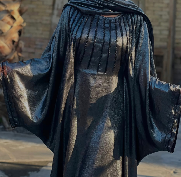 مانتو عبایی سنگ دوزی خاکستری